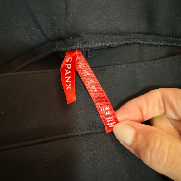 SPANXsmooth™ PerfectFit
Ponte Kick Flare Pant, Med excellent condition-worn once - Picture 7 of 8